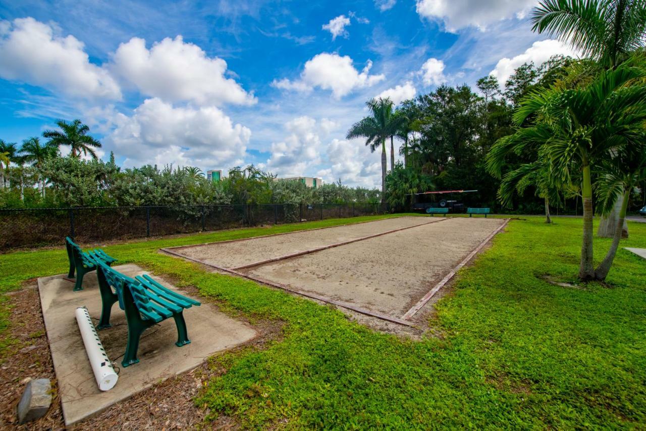 Naples Rv Resort Naples Manor Eksteriør billede